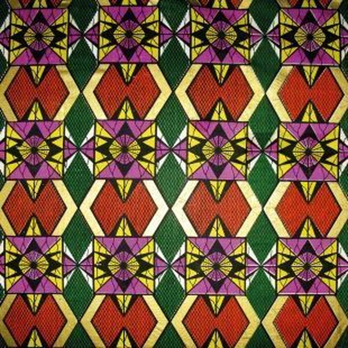 ROBERT AIKI AUBREY LOWE - Timon Irnok Manta